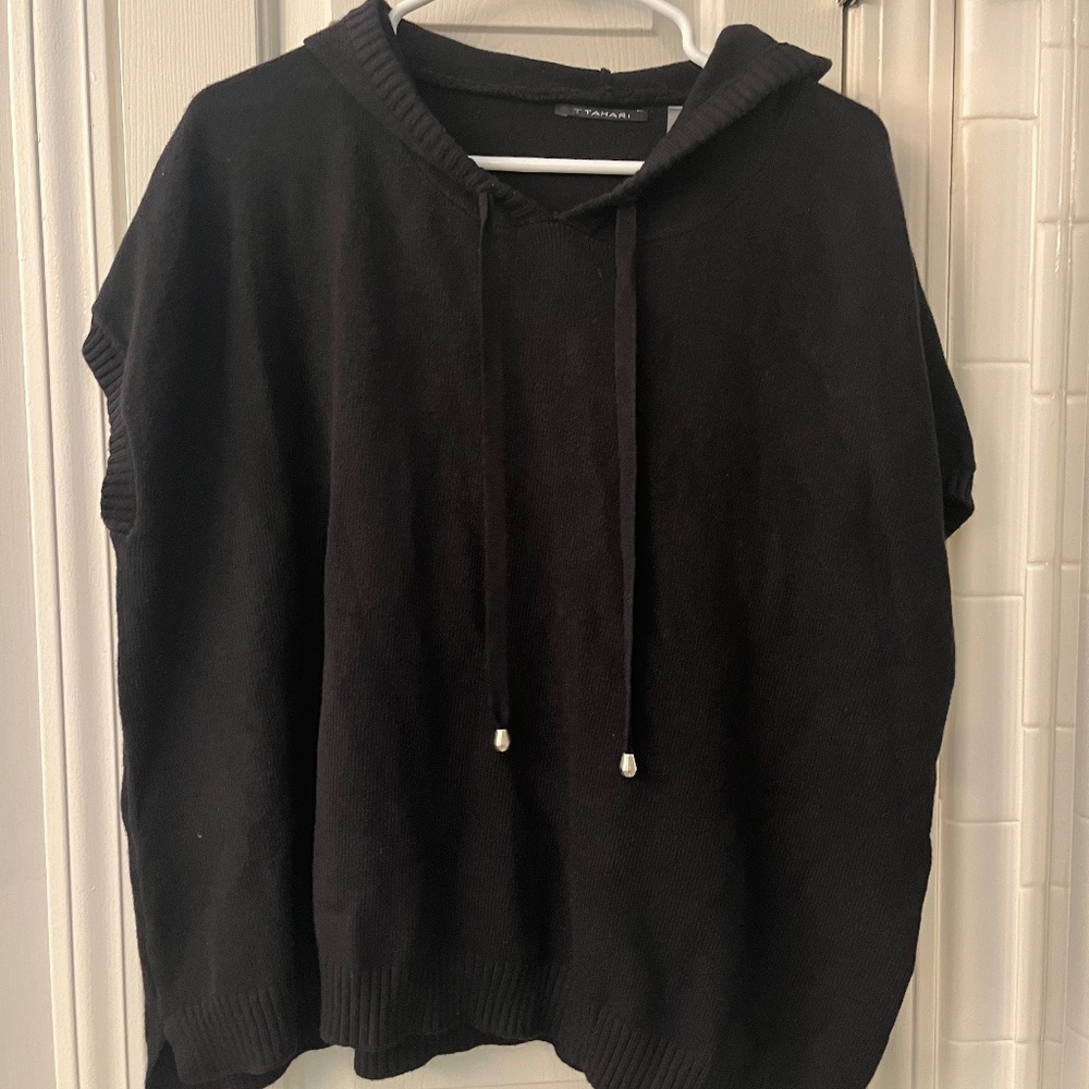 New with tag Tahari soft sleeveless hoodie sweater